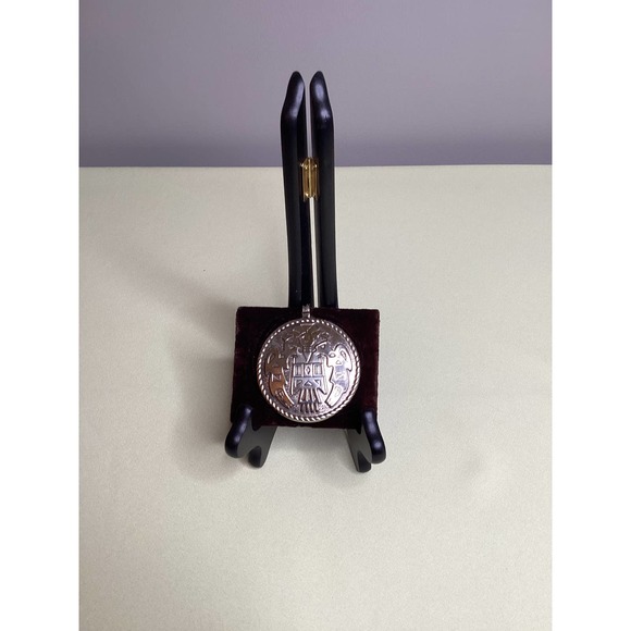 Native American style medallion - Picture 1 of 2